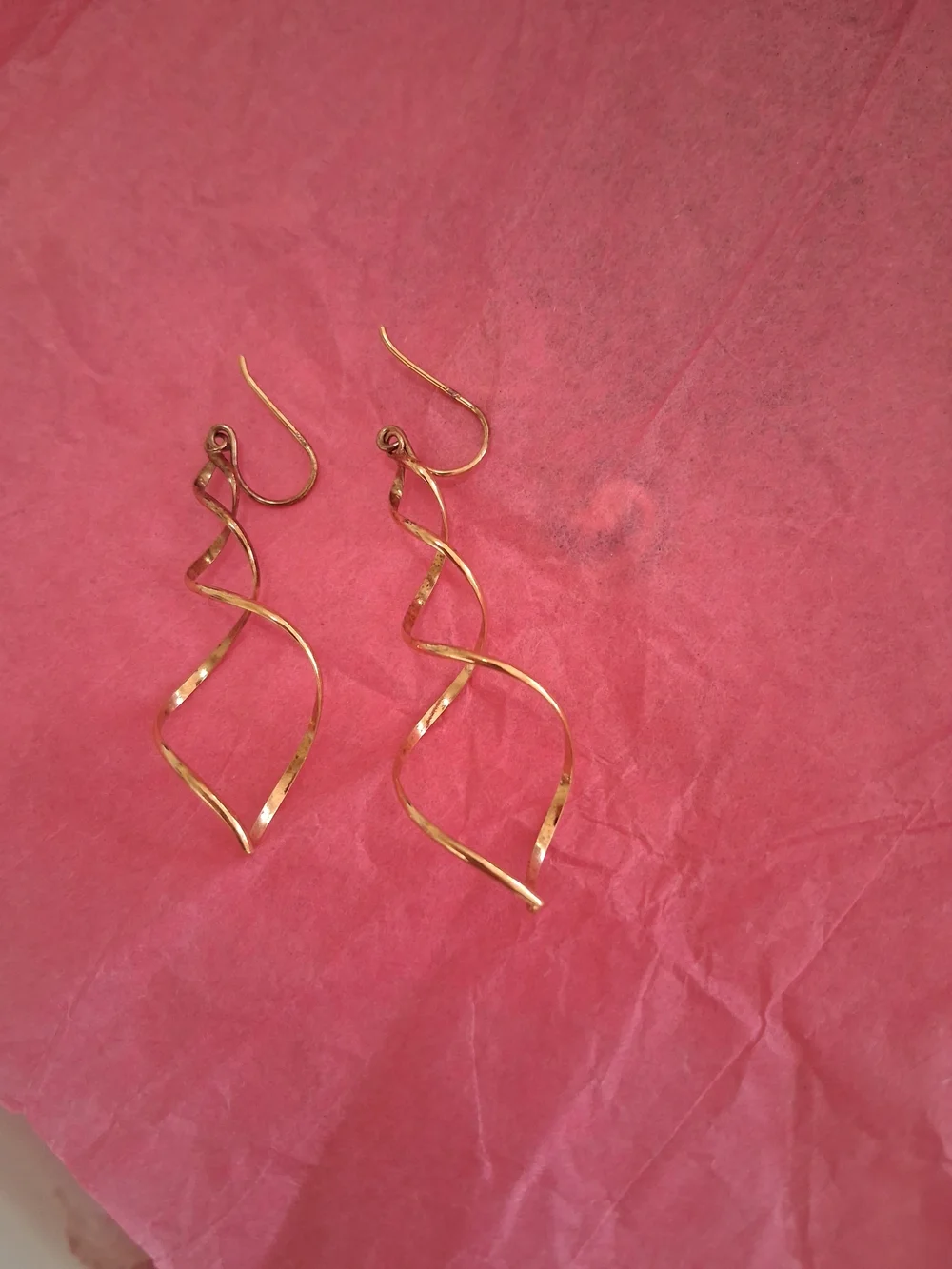 14 K Vintage Gold Twisted Drop Earrings - Elegant Women's Jewelry - Picture 5 of 10